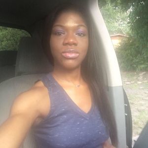 Meet your Posher, Kendra